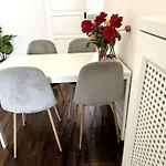 Luxury Flat In Downtown With Free Parking