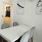 Luxury Flat In Downtown With Free Parking * Budapeşte