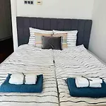 Luxury Flat In Downtown With Free Parking *