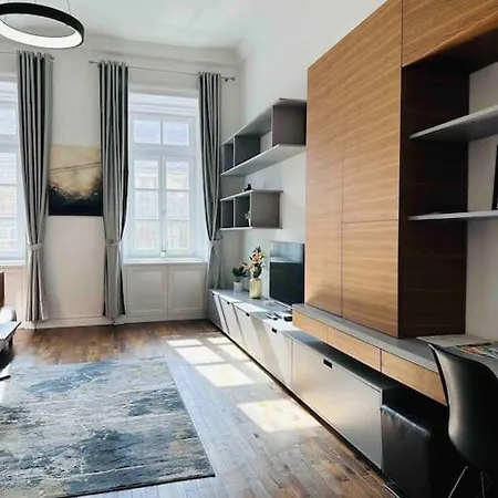 Luxury Flat In Downtown With Free Parking アパート