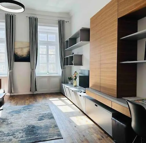 Luxury Flat In Downtown With Free Parking דירה