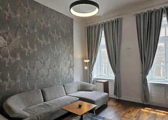 דירה Luxury Flat In Downtown With Free Parking *