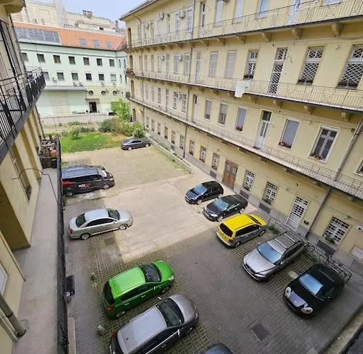 Luxury Flat In Downtown With Free Parking Apartament