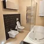 Luxury Flat In Downtown With Free Parking