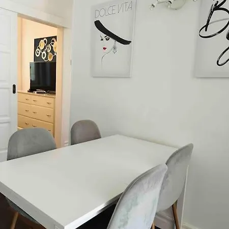 Luxury Flat In Downtown With Free Parking * 부다페스트
