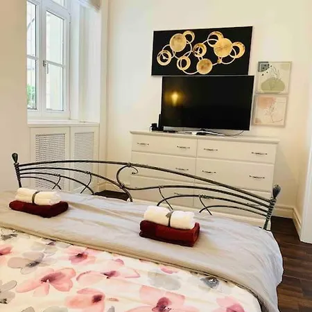 아파트 Luxury Flat In Downtown With Free Parking